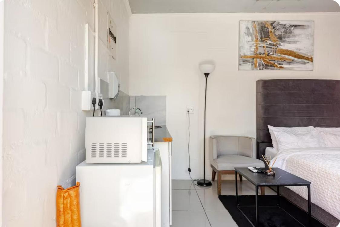 A With Private Entrance